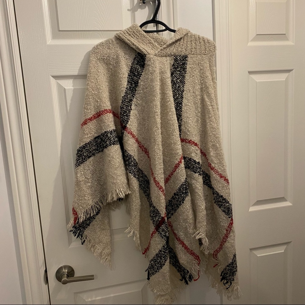 One size hooded poncho from unknown brand, super soft and cosy